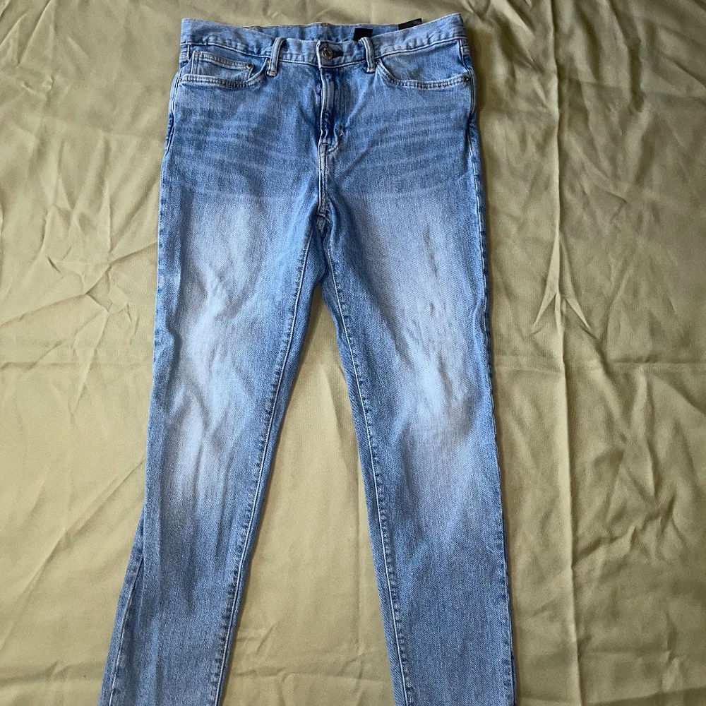 & DENIM Tapered Coupe Fuselee Jeans